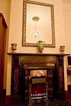 The Classic Villa Christchurch 5*,