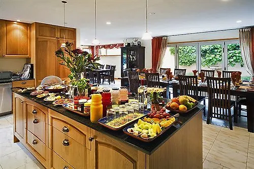 The Classic Villa Christchurch Hotel
